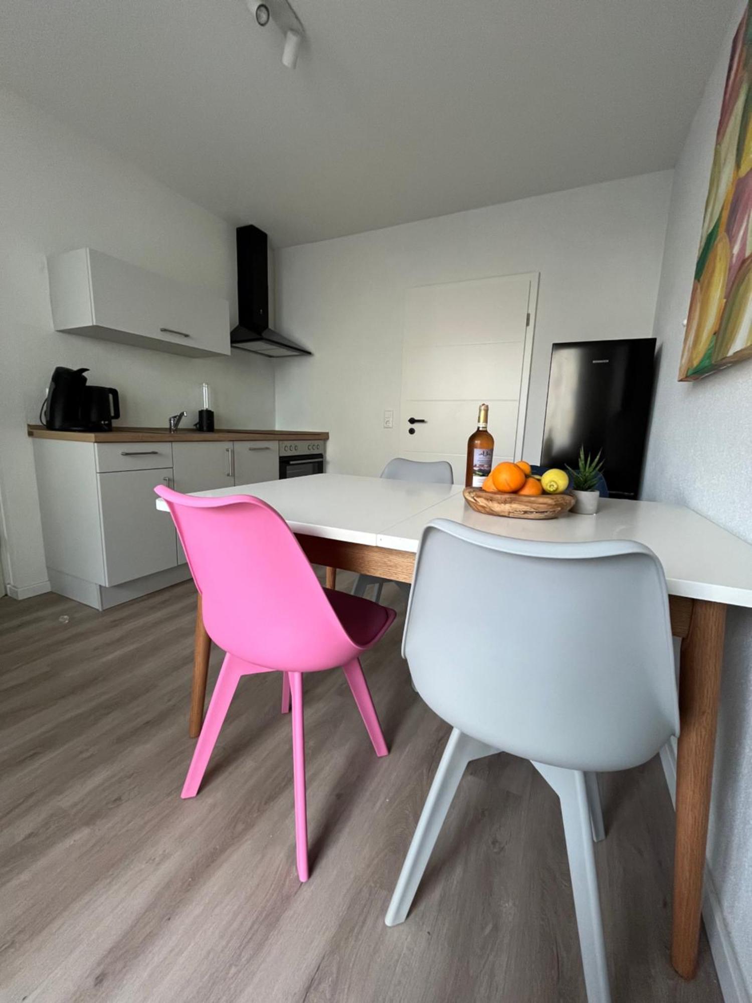Black Forest City Apartment Mit Kostenlosem Parkplatz Freiburg im Breisgau Buitenkant foto