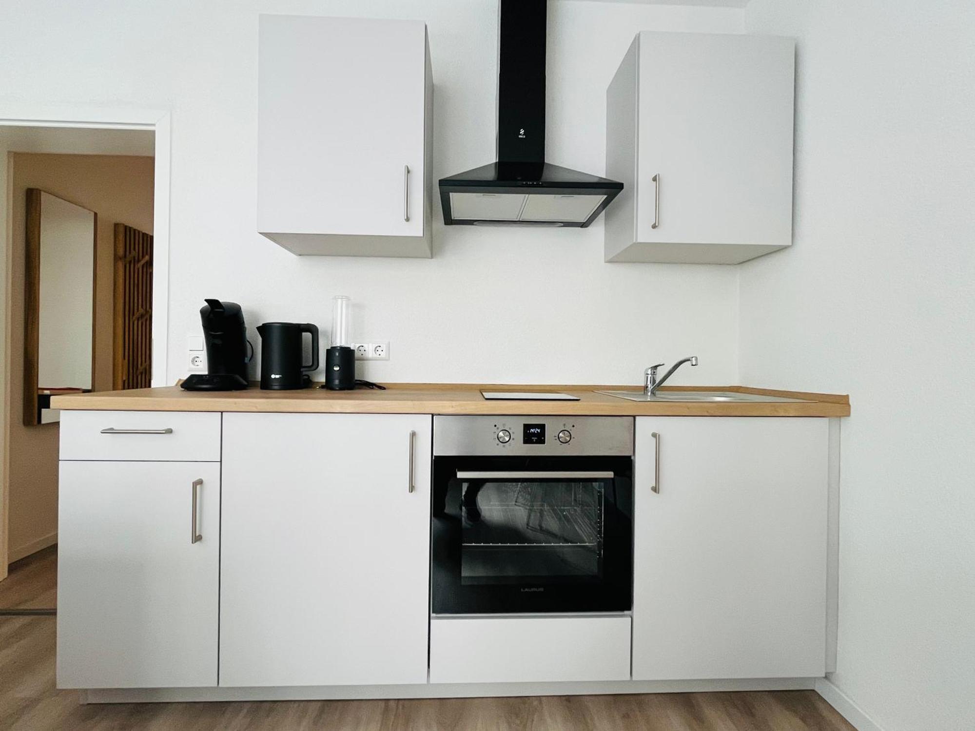 Black Forest City Apartment Mit Kostenlosem Parkplatz Freiburg im Breisgau Buitenkant foto